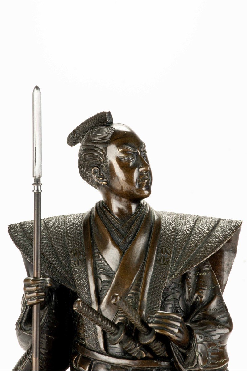 Okimono in bronzo raffigurante samurai, firmato Yoshimitsu-photo-3