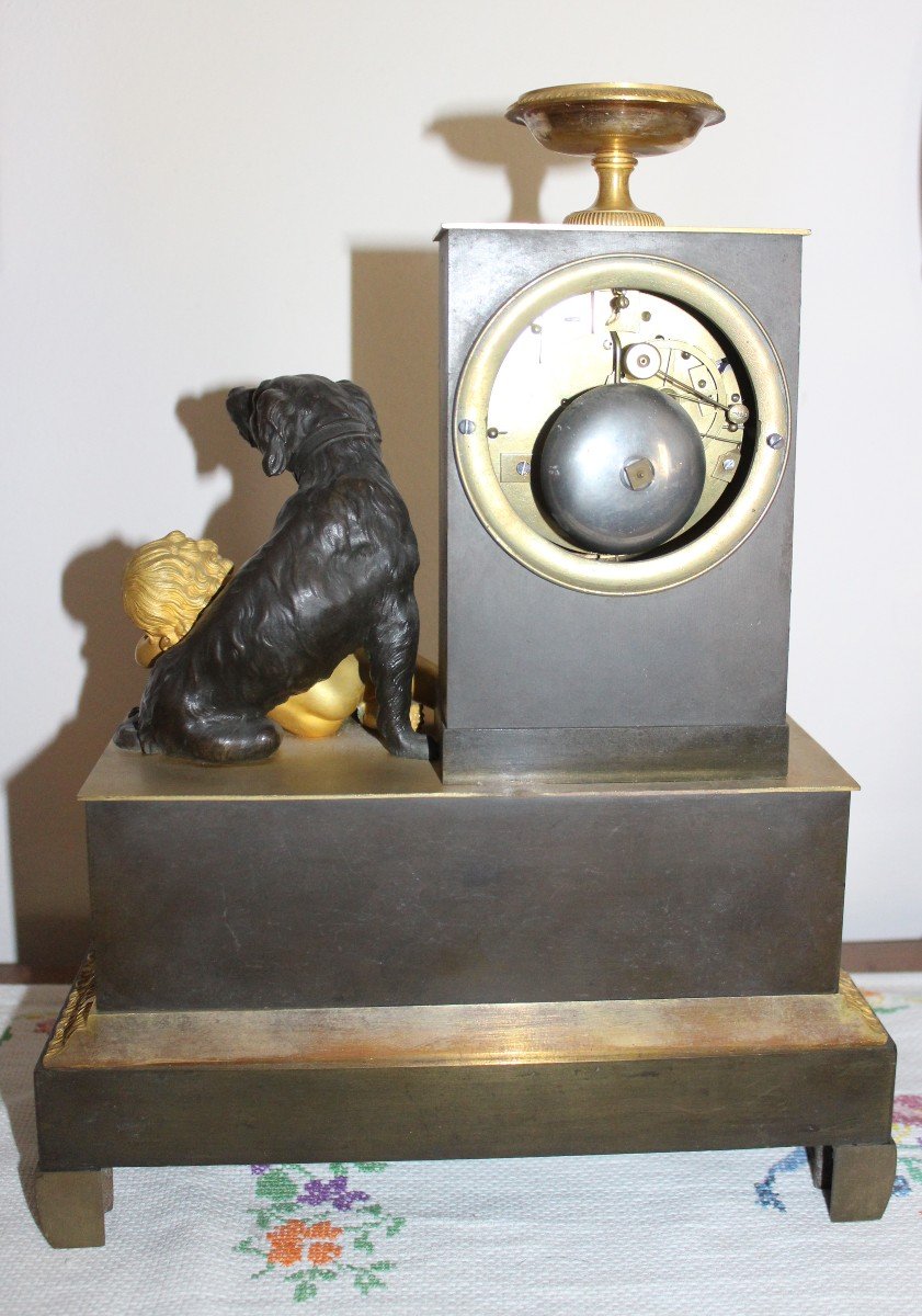 OROLOGIO DA TAVOLO IN BRONZO " BAMBINO CON CANE", DI EPOCA RESTAURAZIONE 1820/1830.-photo-1