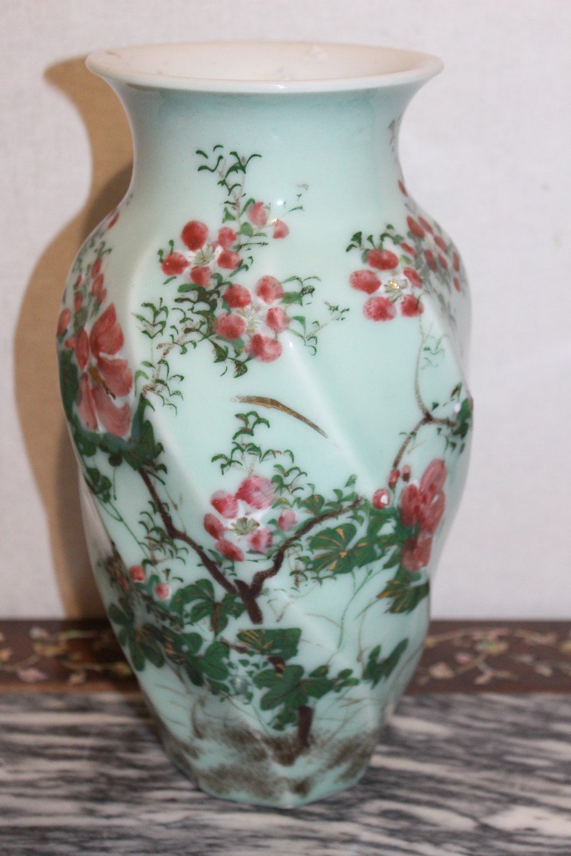 VASO IN PORCELLANA GIAPPONESE CELADON, GIAPPONE FINE XIX SECOLO.