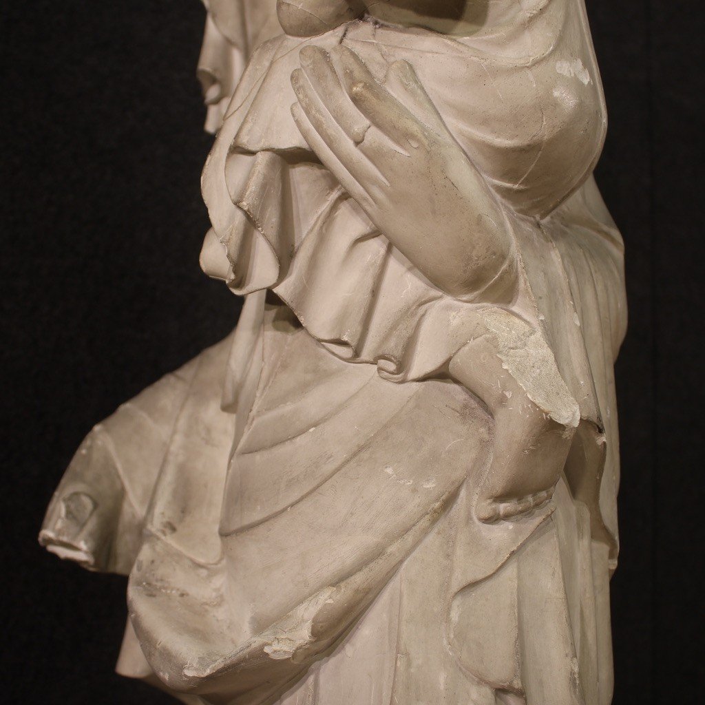 Scultura in gesso Madonna col bambino del XX secolo-photo-3