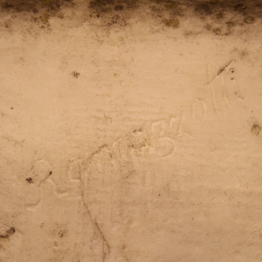 Scultura in marmo firmata fanciulla ornata da ghirlande di fiori-photo-2