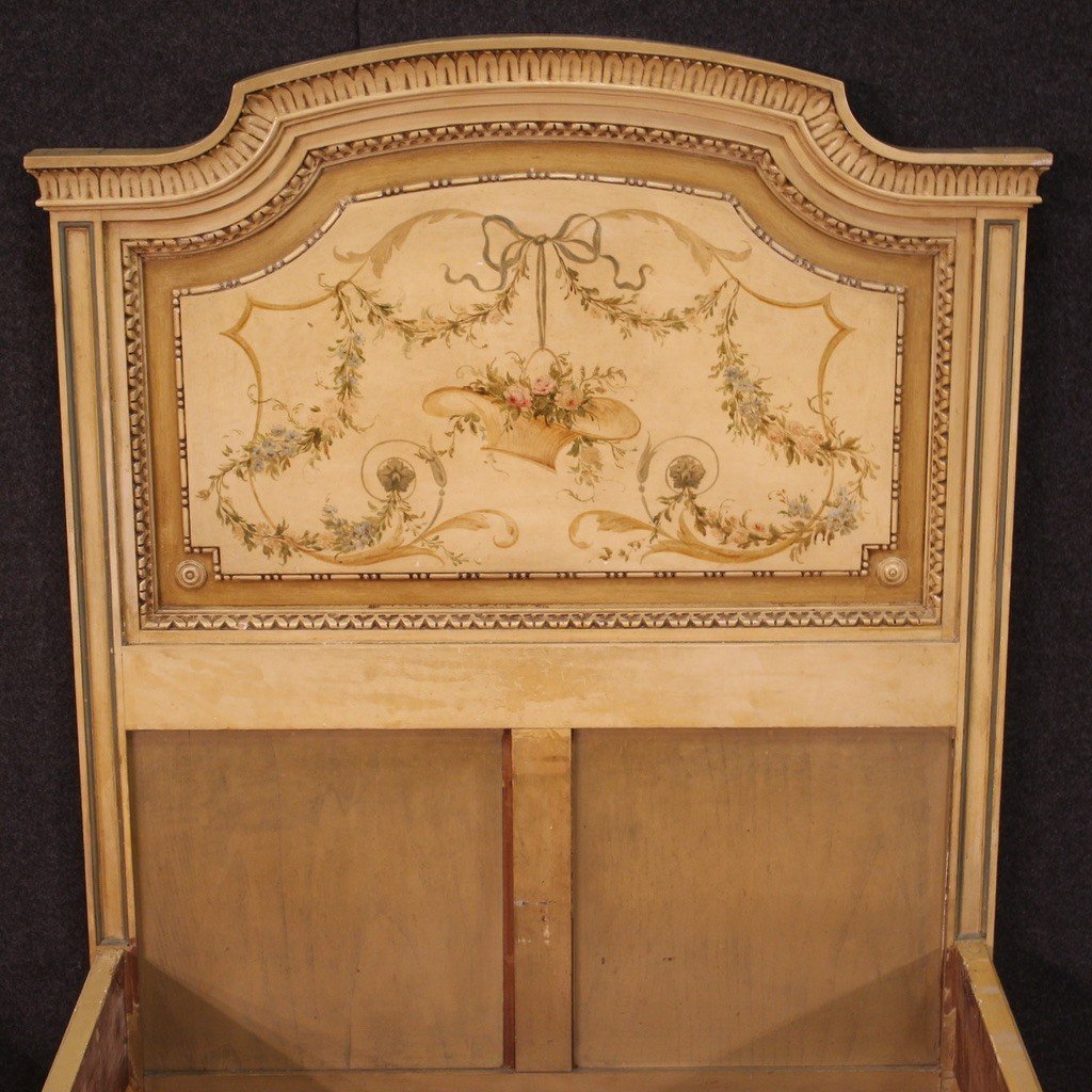 Coppia di letti in legno laccato in stile Luigi XVI del XX secolo-photo-4