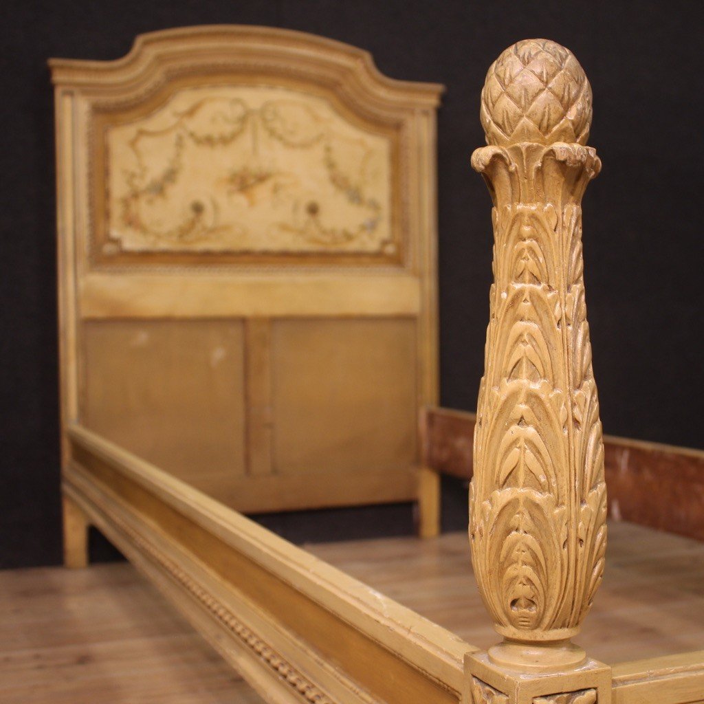 Coppia di letti in legno laccato in stile Luigi XVI del XX secolo-photo-1