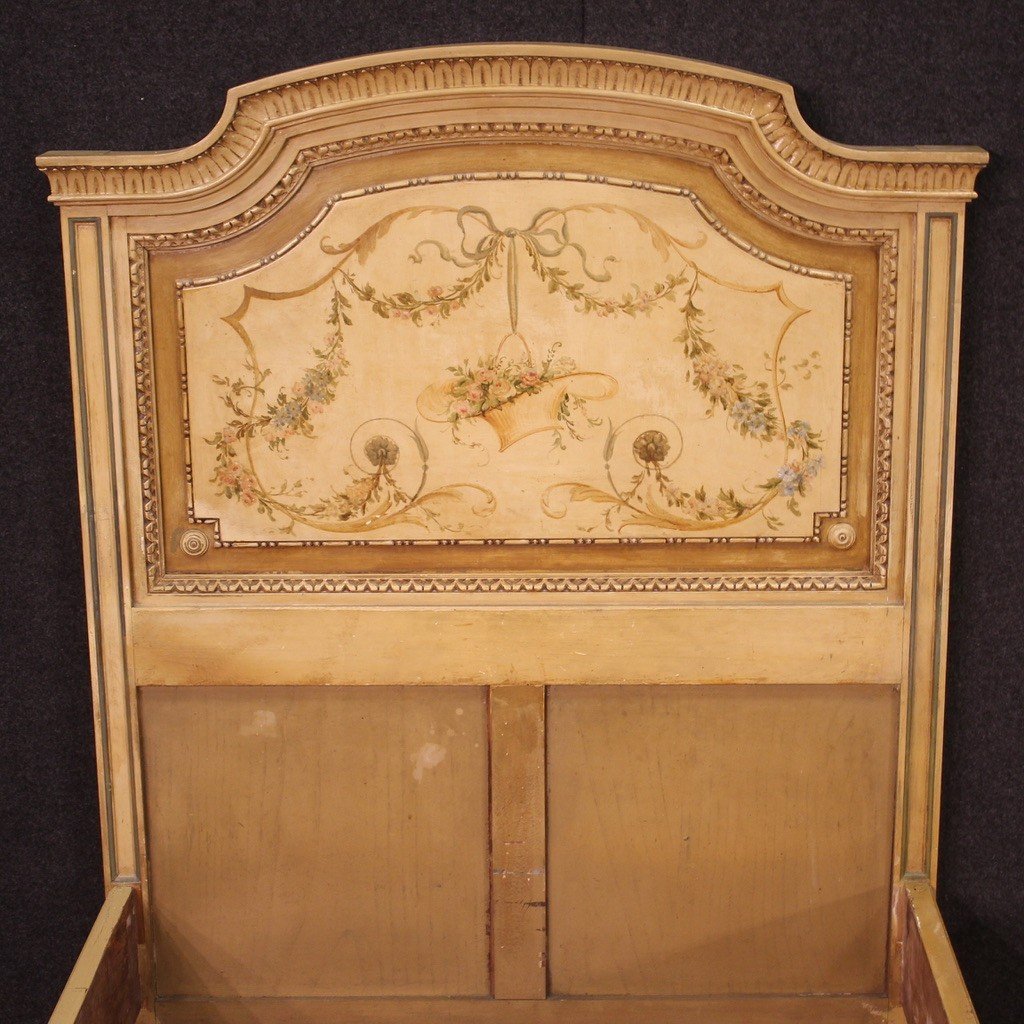 Coppia di letti in legno laccato in stile Luigi XVI del XX secolo-photo-6
