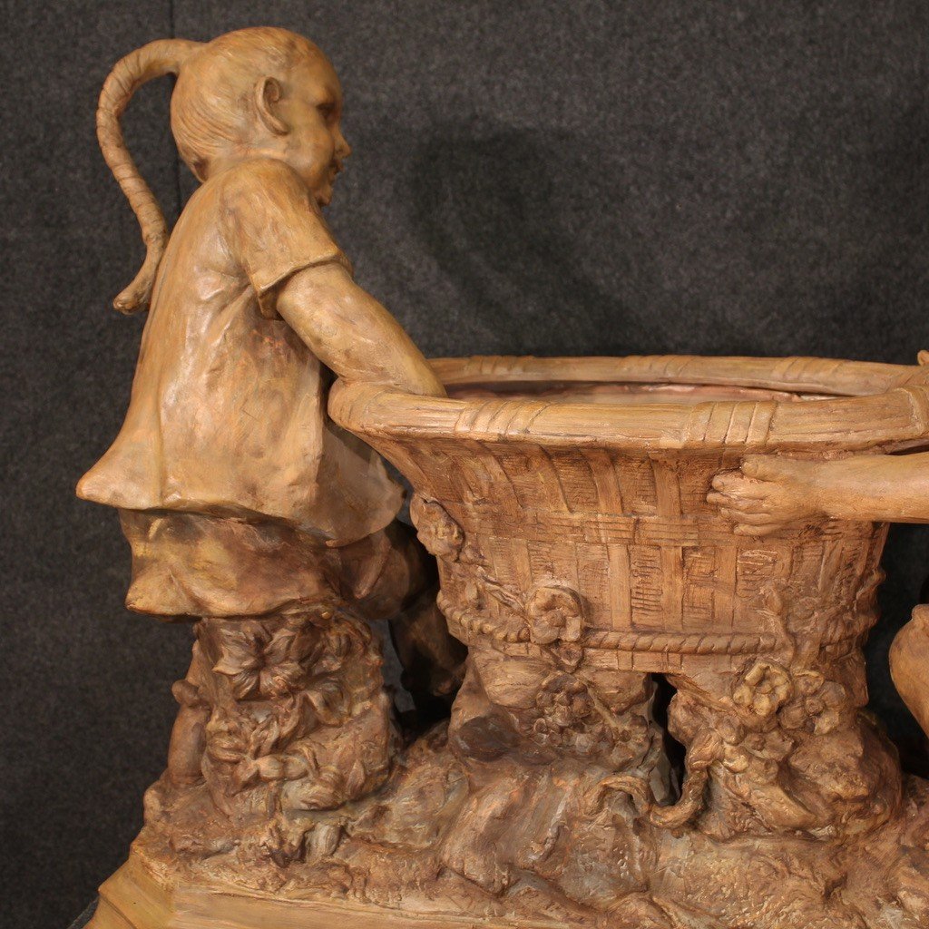 Scultura austriaca in terracotta vaso del XX secolo-photo-6