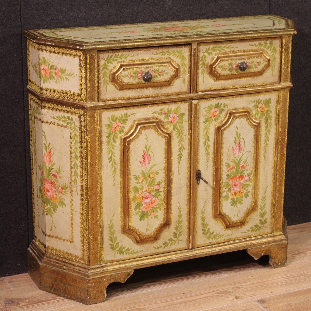 Elegante credenza veneziana del XX secolo