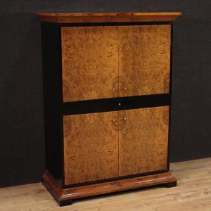 Elegante credenza in radica del XX secolo