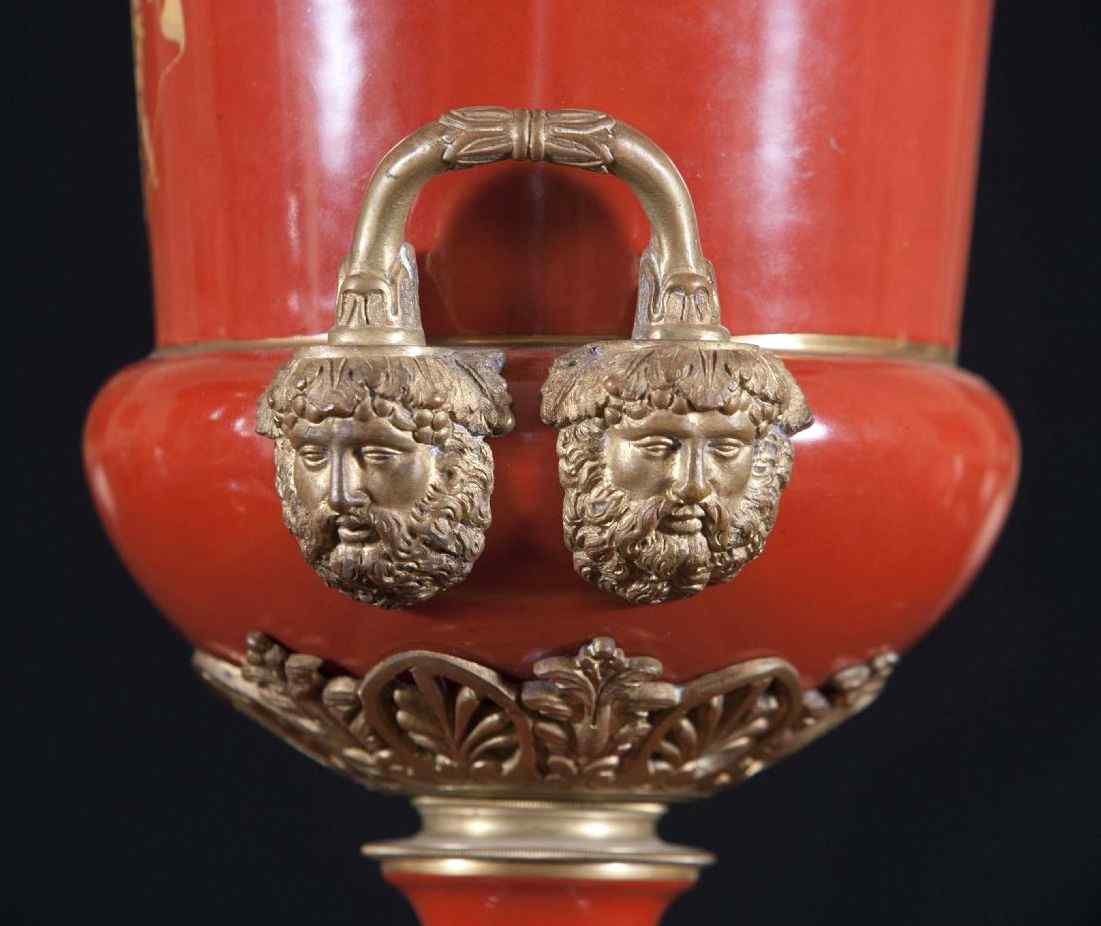 Ancien paire de vases en porcelaine et bronze doré-photo-2