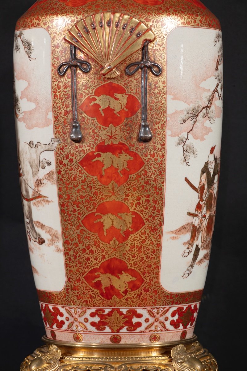 Paire De Vases En Porcelaine Polychrome Japonaise, Période Meiji-photo-2