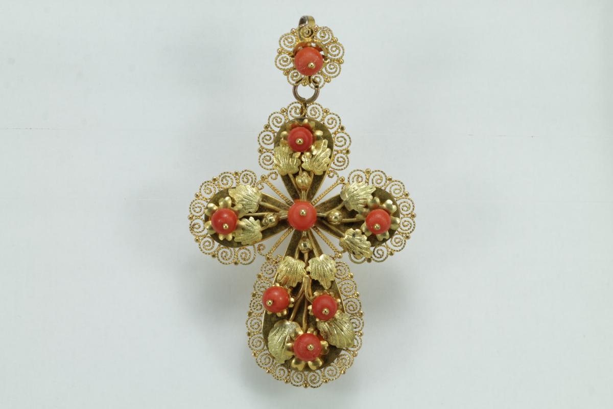 Croix Pendentif Ancienne Or Filigrane Corail