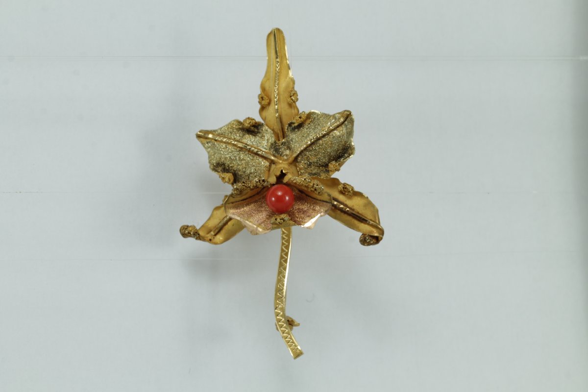 Broche Ancienne Or, Corail.