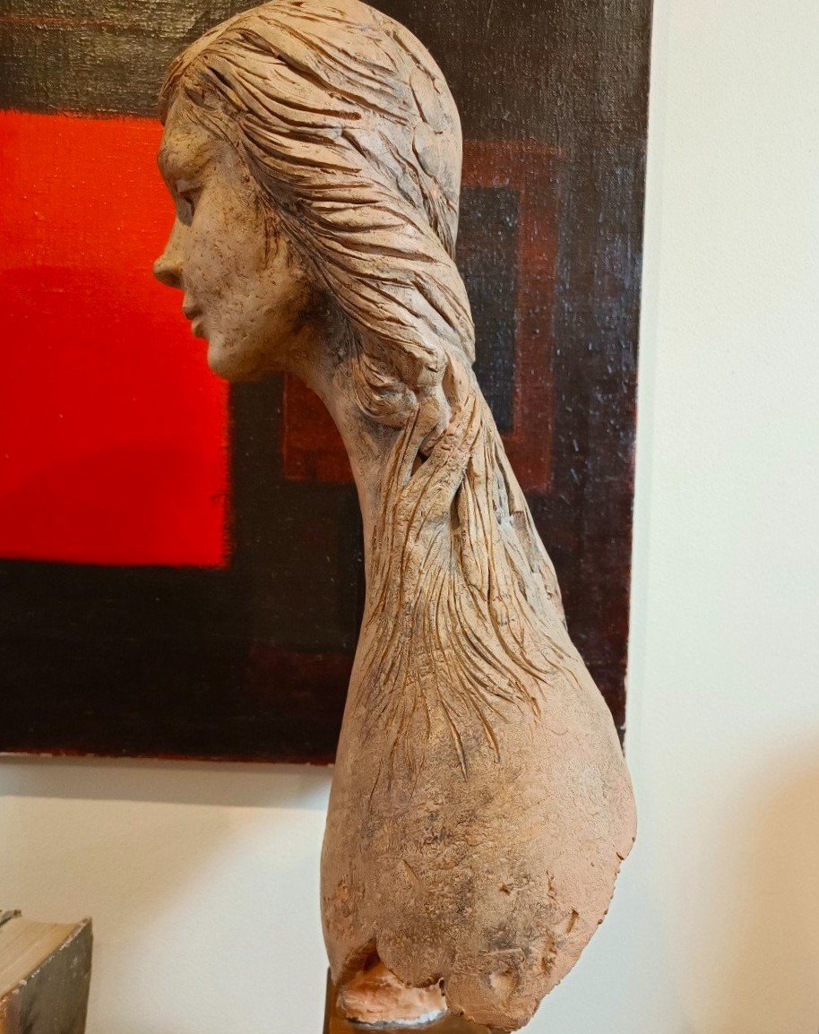 Scultura Femminile in Terracotta del 1976: Un Capolavoro di Vincenzo Brunetti-photo-1