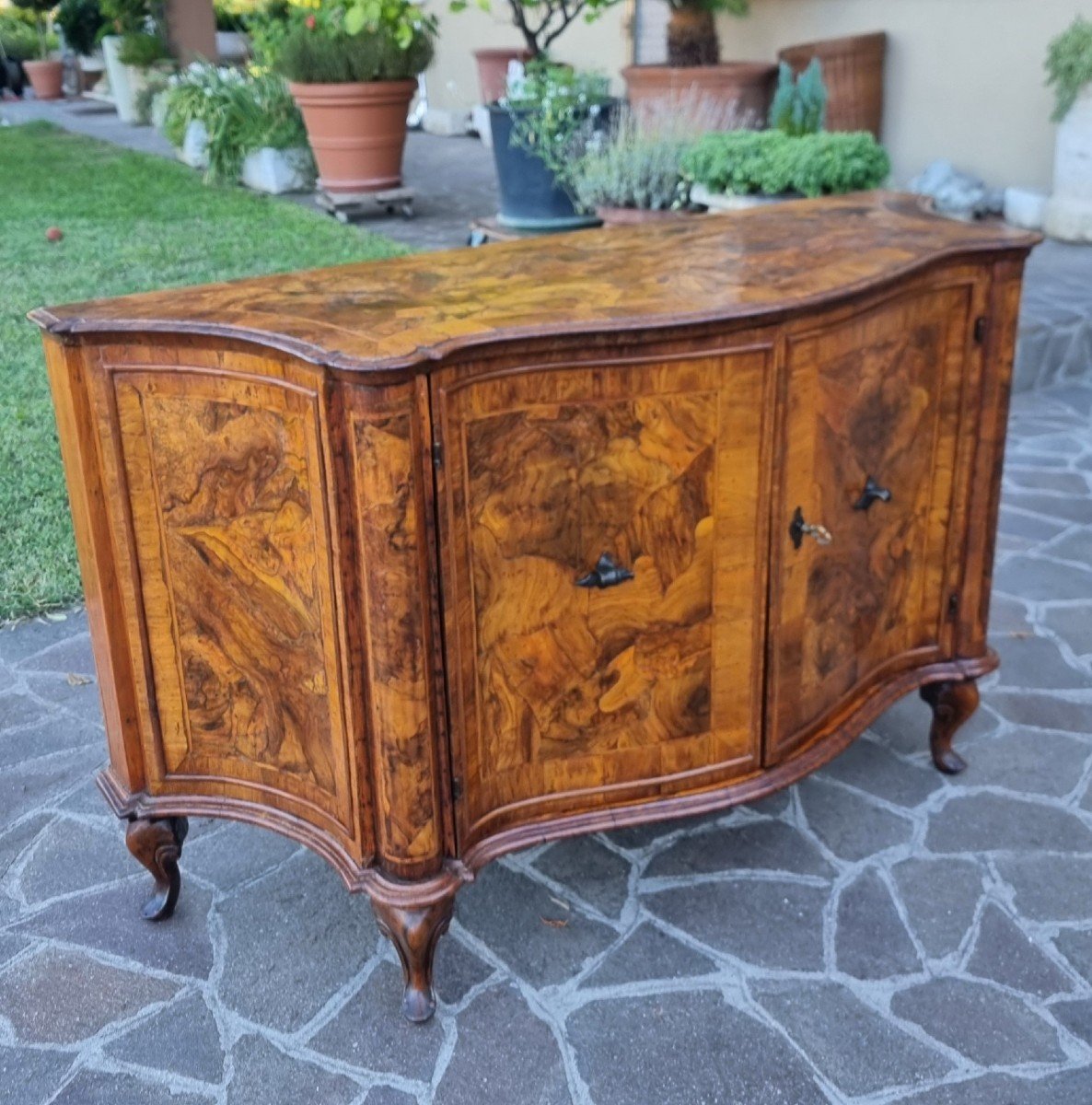 Raffinata Credenza in Radica di Noce dell’800 da Palazzo Veneziano-photo-2