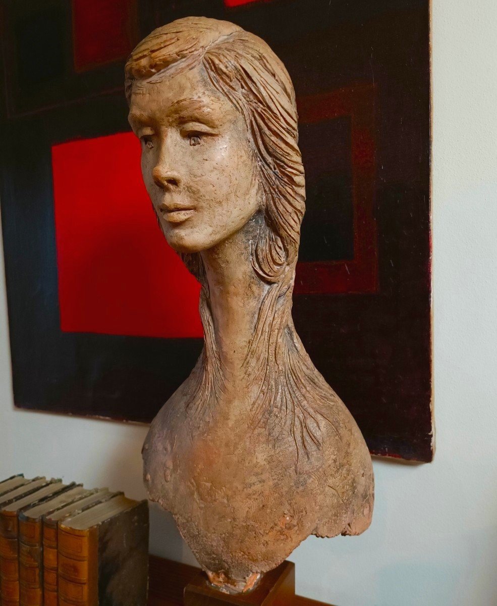 Scultura Femminile in Terracotta del 1976: Un Capolavoro di Vincenzo Brunetti-photo-2