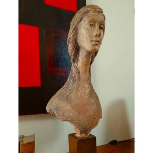 Scultura Femminile in Terracotta del 1976: Un Capolavoro di Vincenzo Brunetti