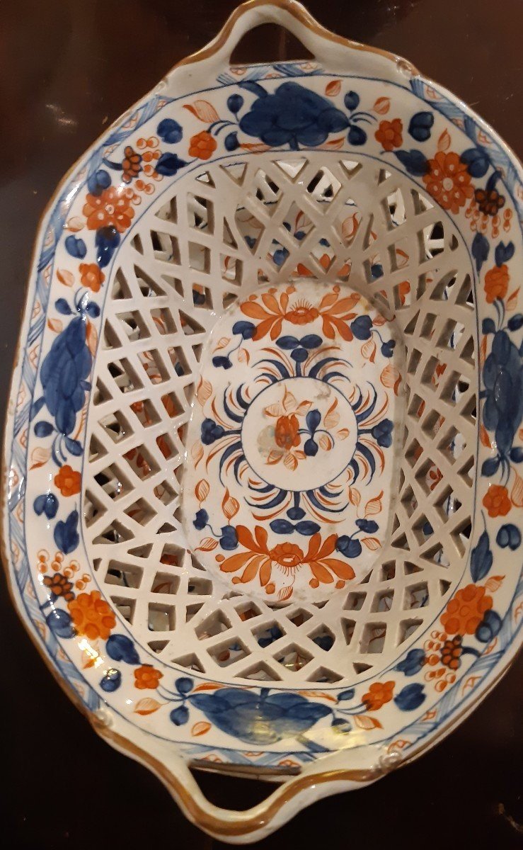 Cestino con vassoio in maiolica decorata in stile Imari-photo-4