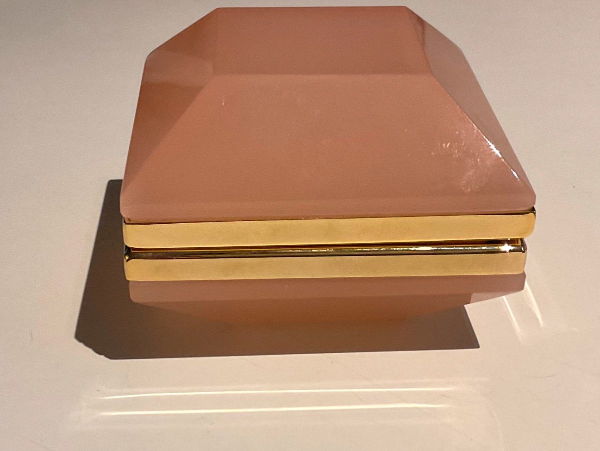 Coffret En Verre De Opaline  d'Albâtre Français De Forme Très Inhabituelle Rose Pâle