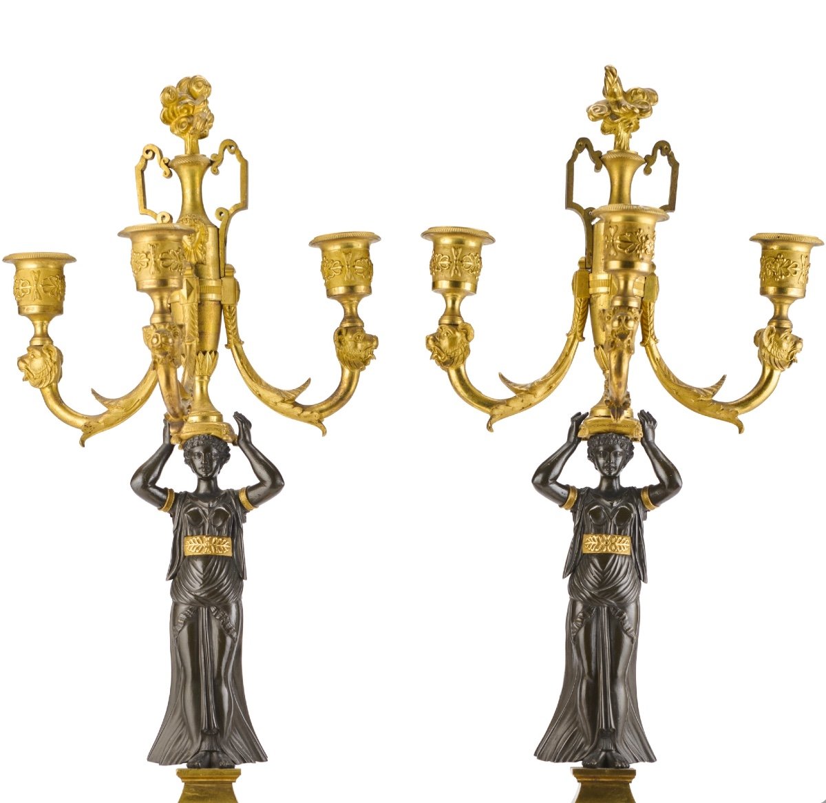 Coppia di candelabri in bronzo-photo-1