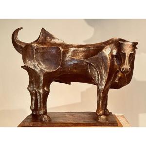 Scultura in bronzo di Matteo Limongelli (1921-2012) raffigurante un toro.