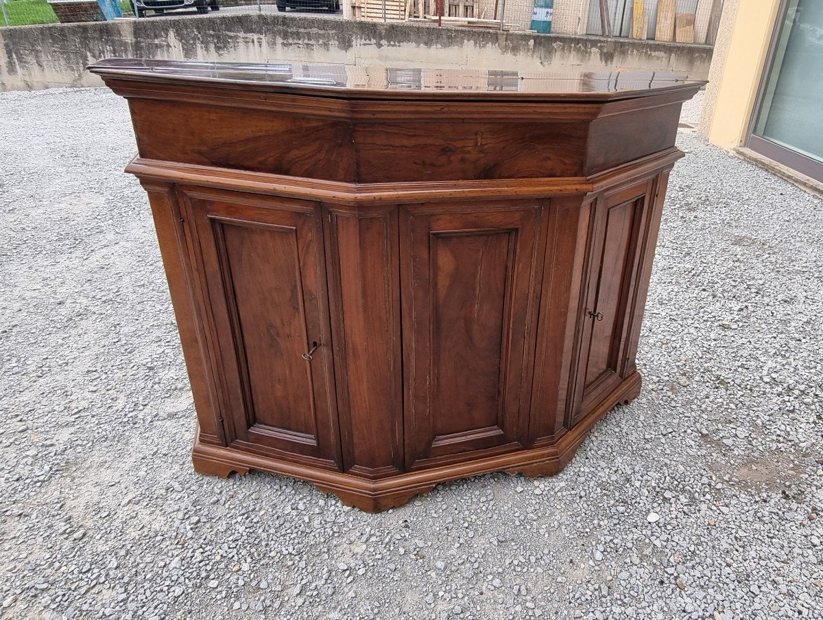 Credenza veneta in noce massello del '700