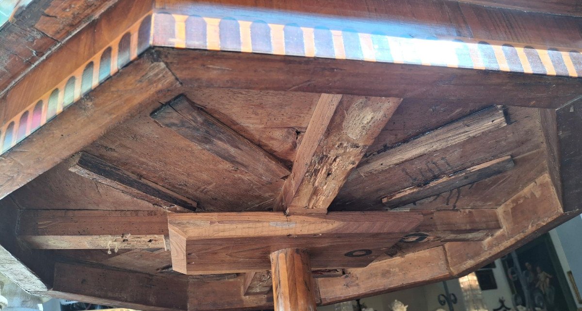 Tavolo ottagonale in legno intasiato-photo-4