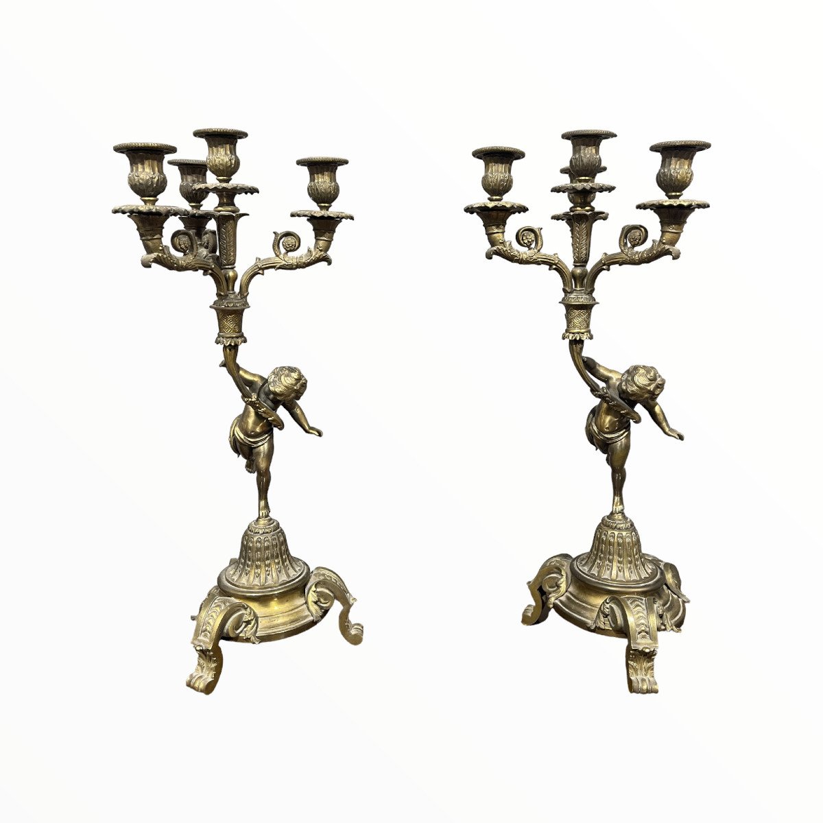 Coppia di candelabri con sculture in bronzo dorato-photo-5