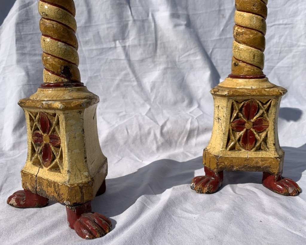 Coppia di candelierini in legno laccato e dipinto. Venezia, XVIII/XIX secolo.-photo-3
